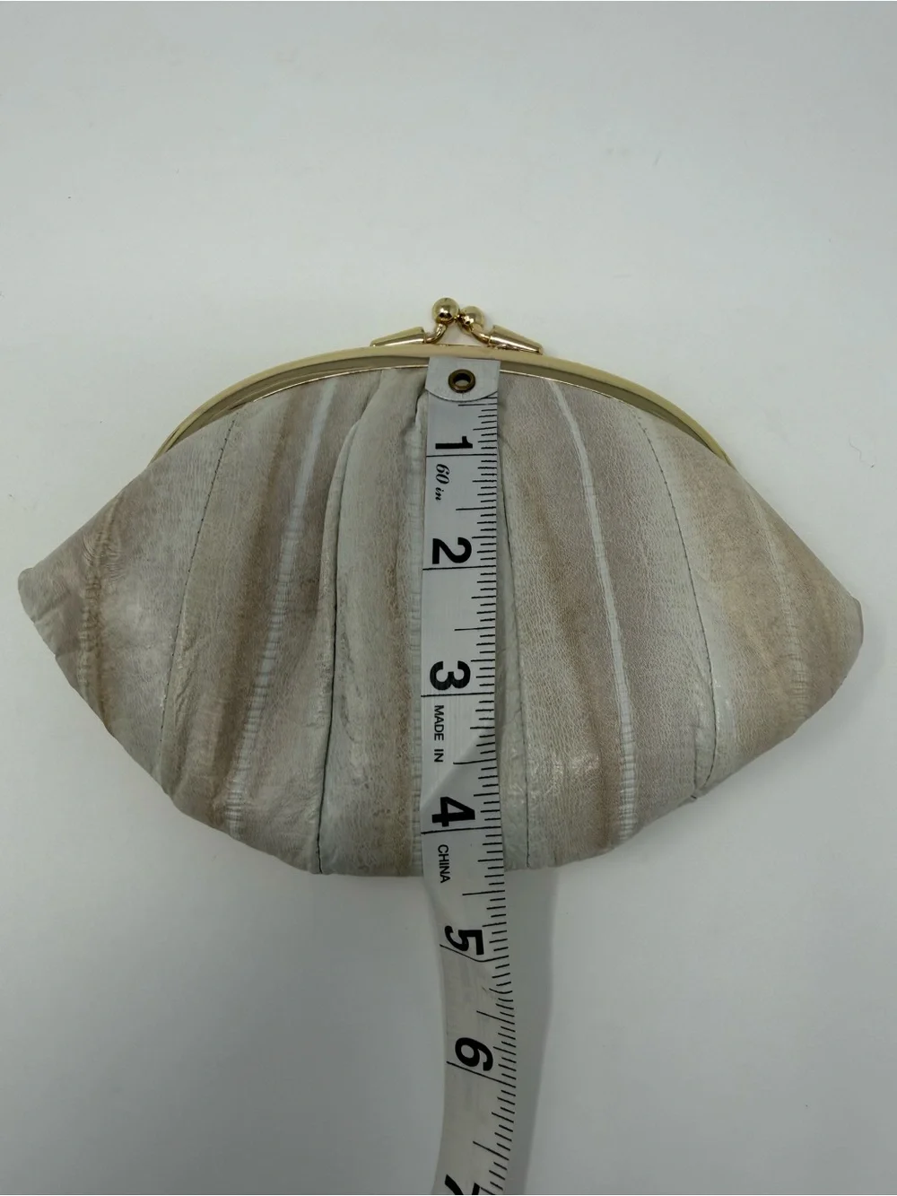 Vintage Eel Skin Cream Pleated Kiss-Lock Wallet Coin Clutch